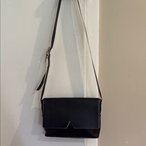 Vince Cross Body Shoulder Pocketbook